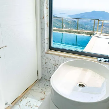 With Private Pool דירה *